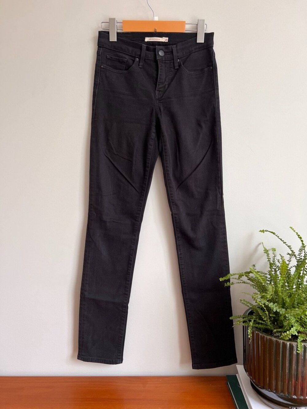 Levi's 312 Shaping Slim Jeans | Black | Size 25 x 32 | Sculpting Stretch Denim